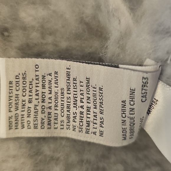 NWT Nordstrom Rack Faux Pearl Embellished Scarf Gray/White - Picture 10 of 12